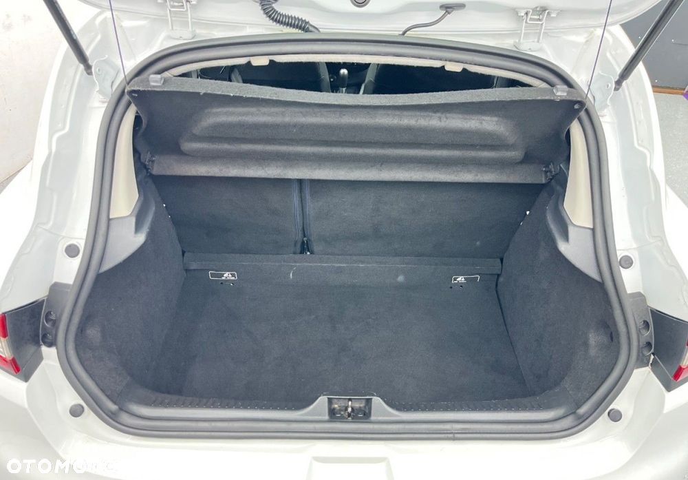 Renault Clio - 36