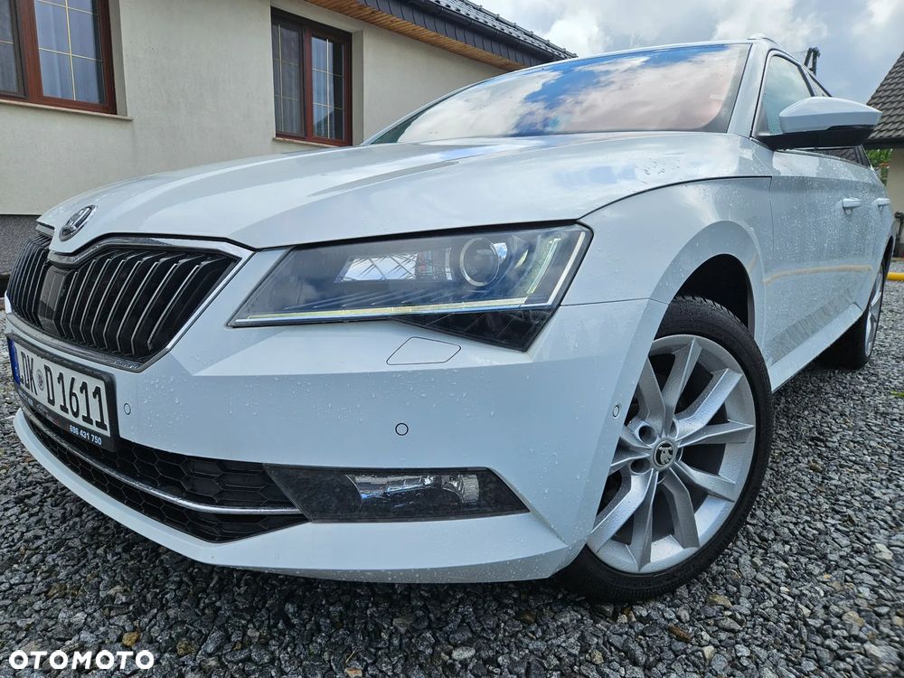 Skoda Superb 2.0 TDI DSG Premium Edition - 9
