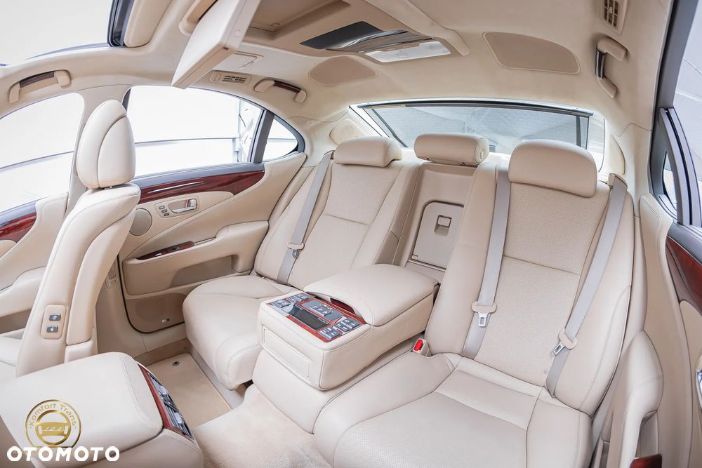Lexus LS 600h Superior - 22