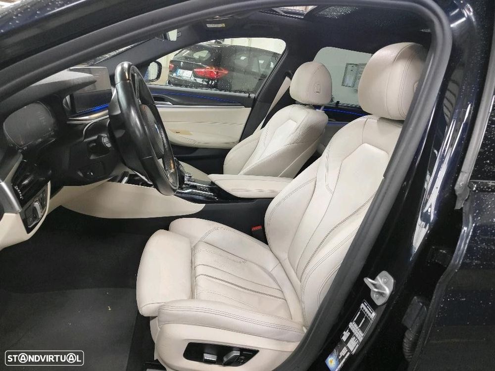BMW 520 d Pack Desportivo M Auto - 10