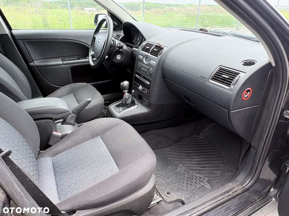 Ford Mondeo 2.0 TDCI Ambiente - 20