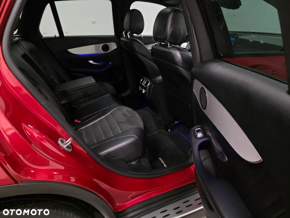 Mercedes-Benz GLC 300 de 4Matic 9G-TRONIC AMG Line Plus - 31