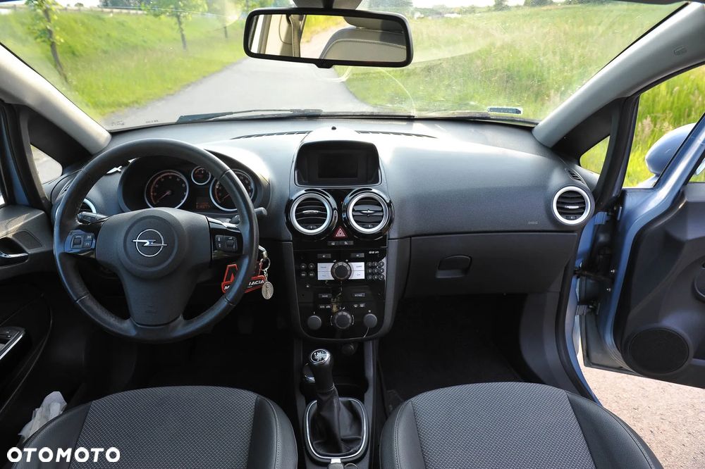 Opel Corsa 1.4 16V Edition - 10