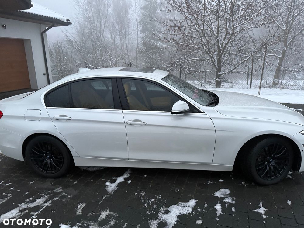 BMW Seria 3 328i xDrive Luxury Line - 3