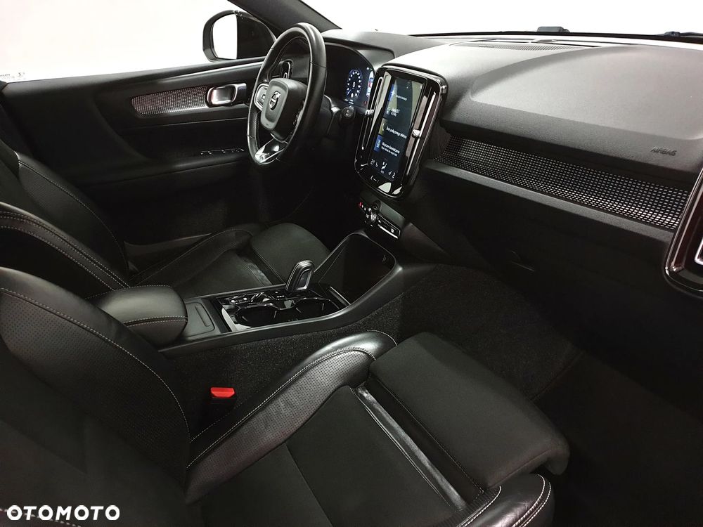 Volvo XC 40 D3 SCR R-Design - 26