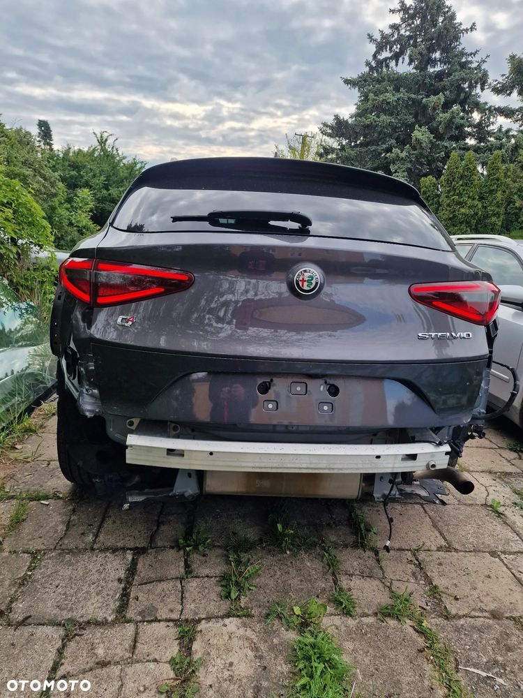 Alfa Romeo Stelvio 2.0 Turbo TI Q4 - 16