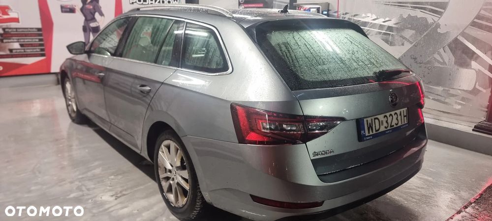 Skoda Superb 2.0 TDI Style - 6