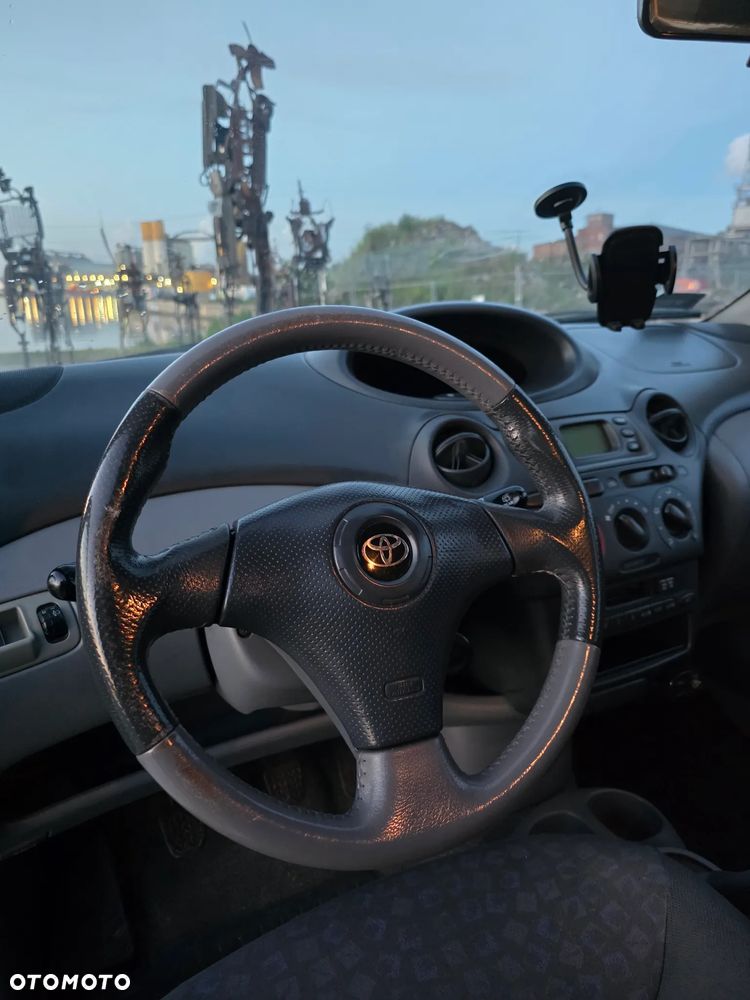 Toyota Yaris 1.0 Terra - 8