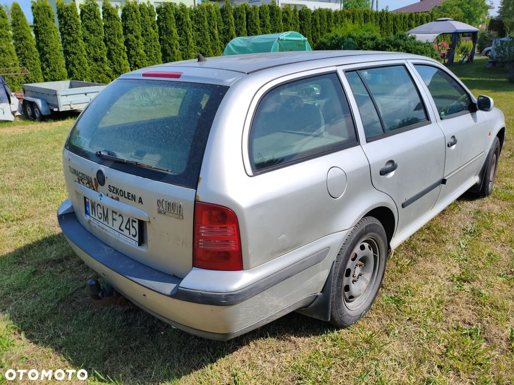 Skoda Octavia 1.6 Combi - 3