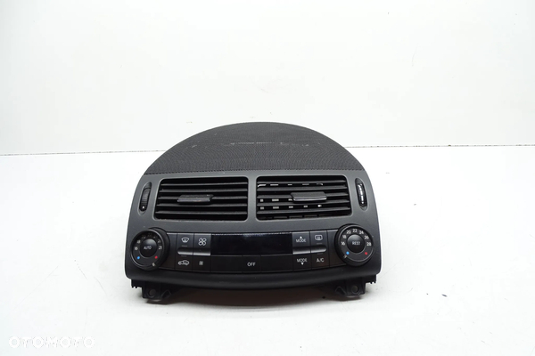 Mercedes E Klasa W211 LIFT Panel klimatyzacji Kratka nawiewu środkowa 2118301490 2118301954