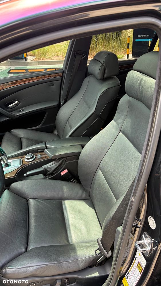 BMW Seria 5 550i Edition Exclusive - 13