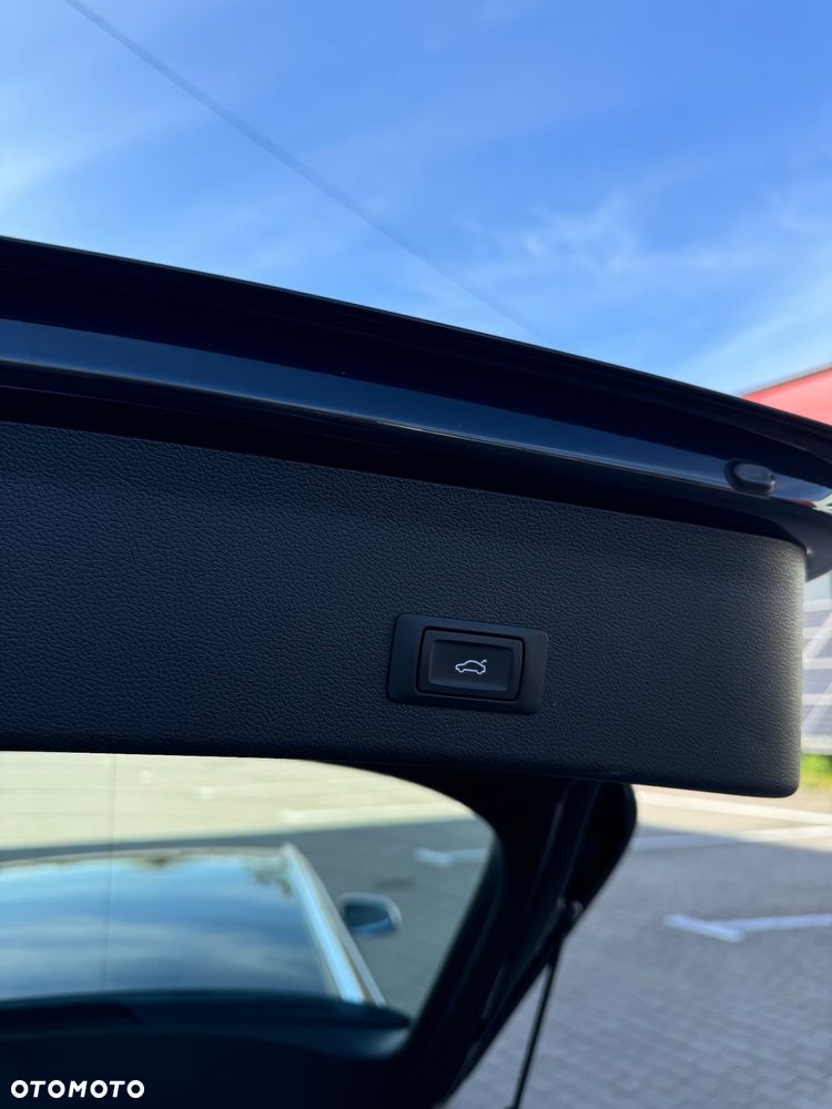 Audi A4 Avant 2.0 TDI DPF clean diesel quattro S tronic S line Sportpaket - 15