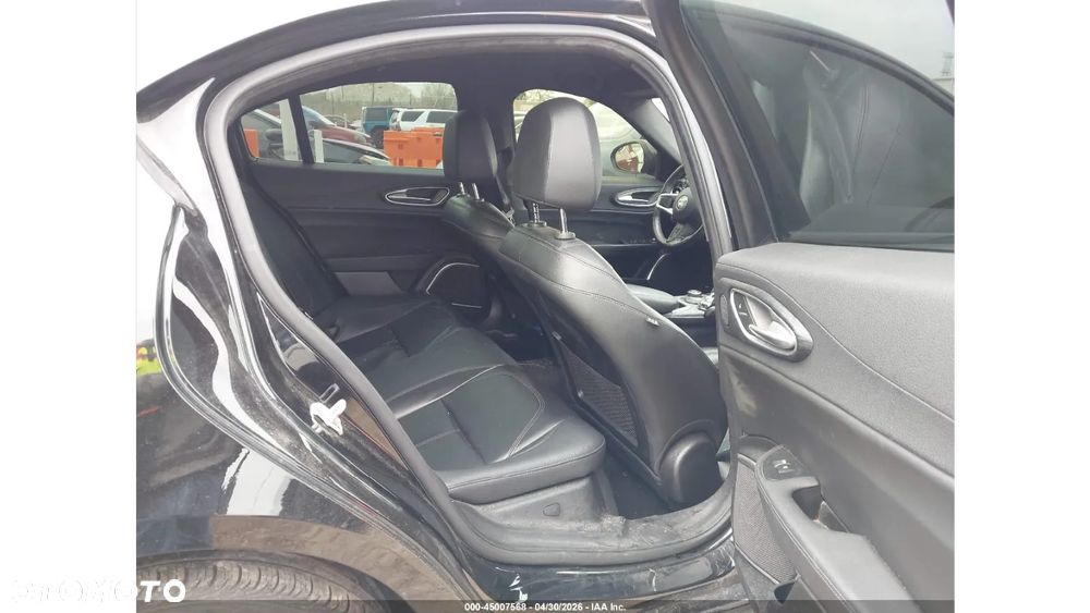 Alfa Romeo Giulia 2.0 Turbo 16V AT8-Q4 Ti - 9