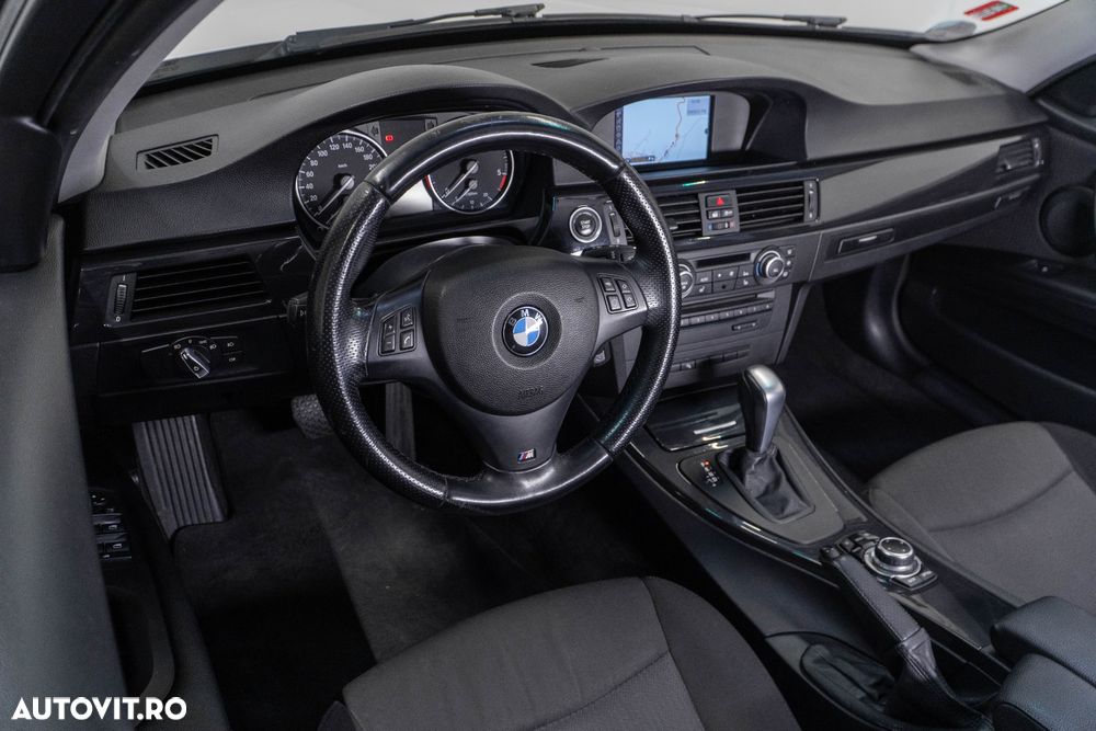 BMW Seria 3 318d DPF Touring Aut. - 10