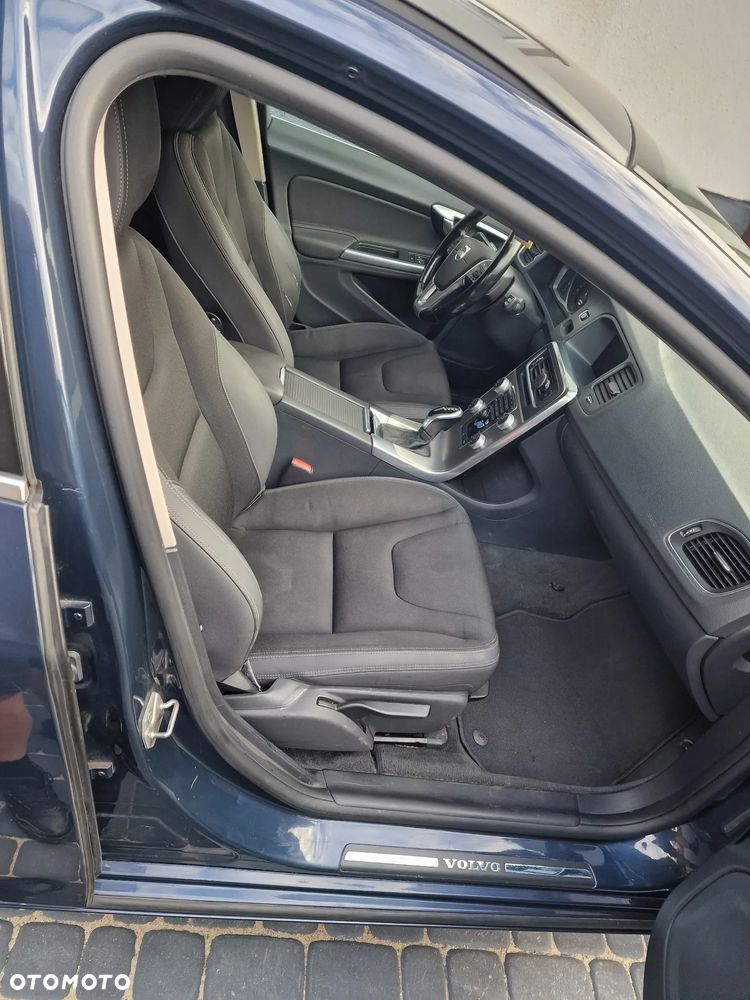 Volvo V60 D4 Drive-E Momentum - 12