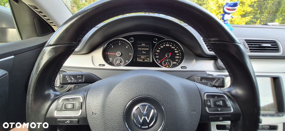 Volkswagen Passat 2.0 TDI Highline DSG - 27