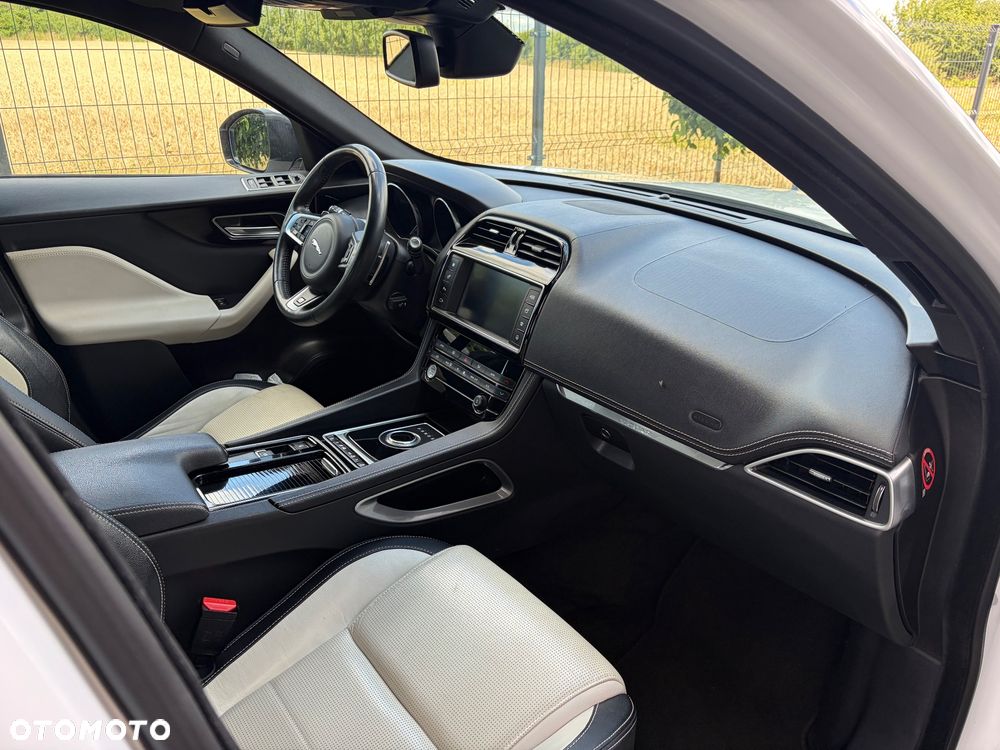 Jaguar F-Pace 2.0 i4D AWD R-Sport - 18