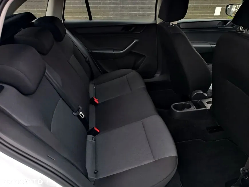 Skoda RAPID 1.2 TSI Active - 21
