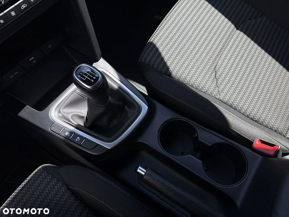 Kia XCeed 1.5 T-GDI M - 16