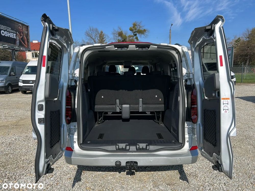 Volkswagen Caravelle - 10