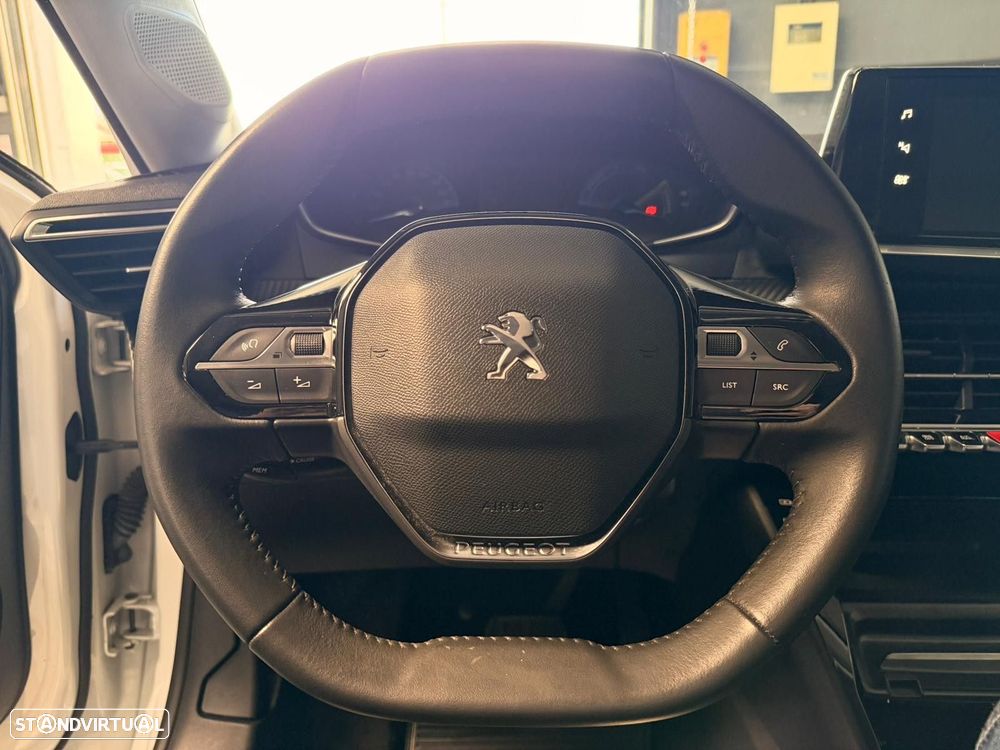 Peugeot e-208 50 kWh Allure - 19