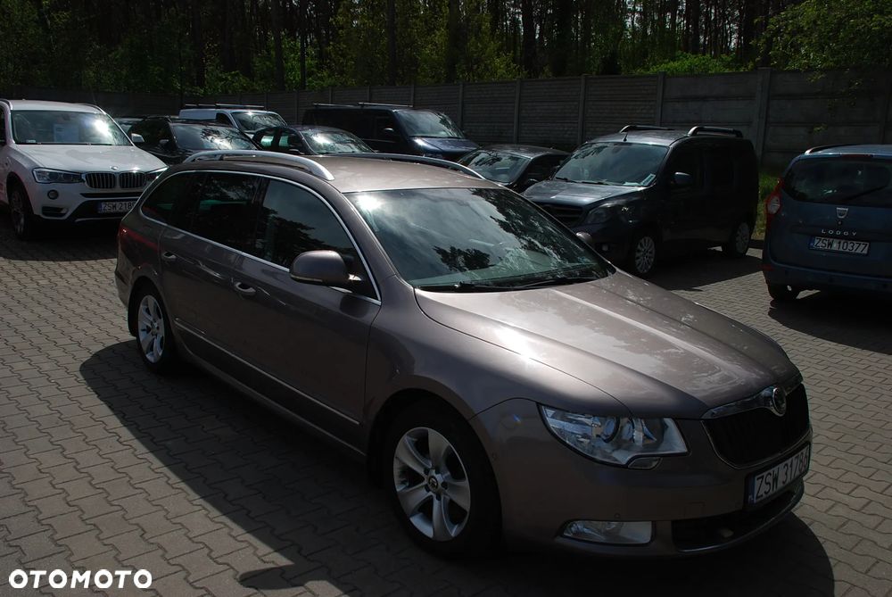 Skoda Superb 2.0 TDI Green tec DSG Elegance - 22