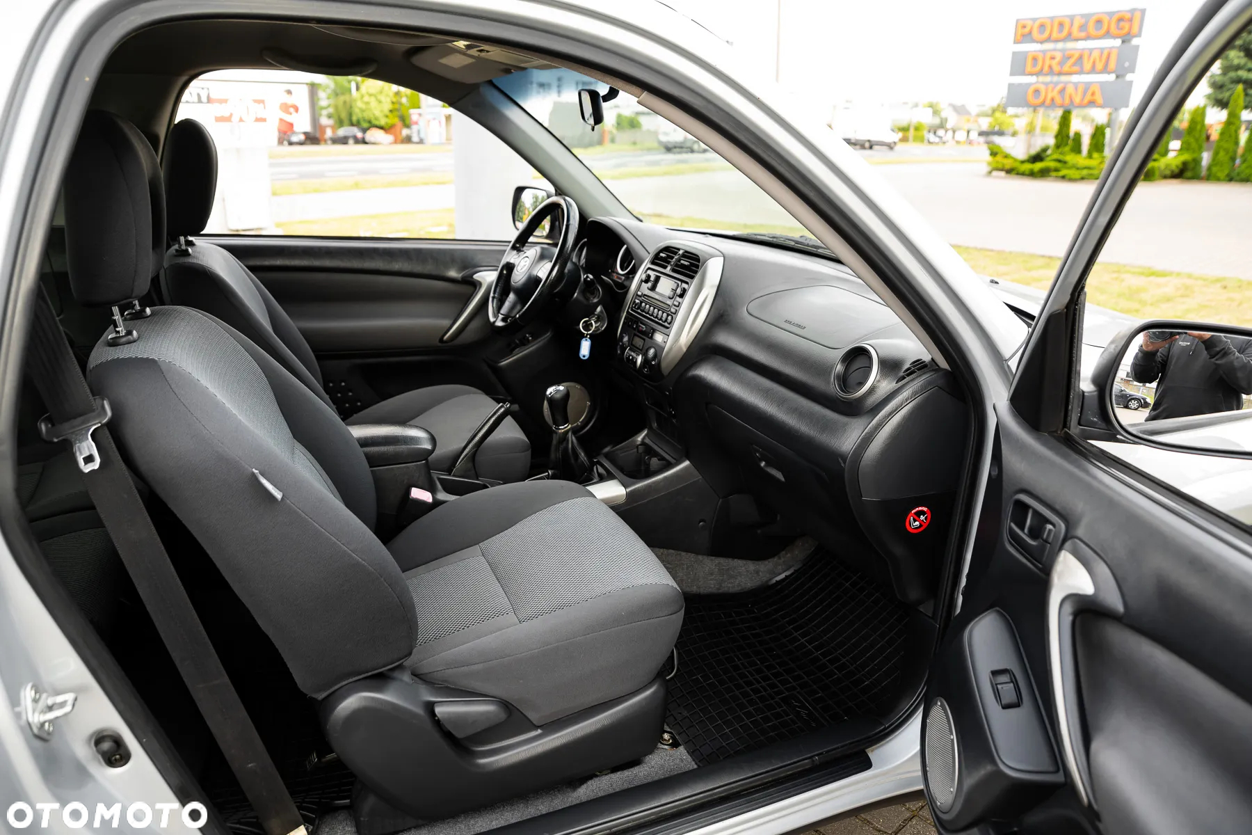Toyota RAV4 2.0 VVT-i Sol - 16