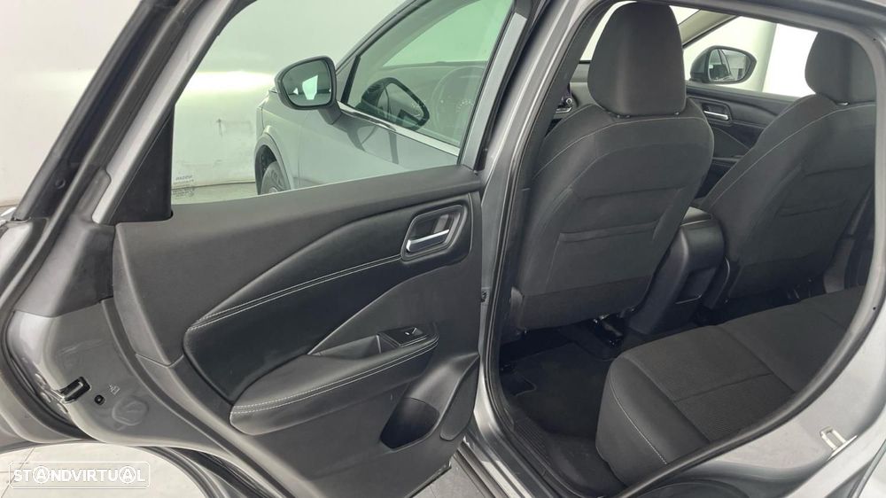 Nissan Qashqai 1.3 DIG-T N-Connecta Xtronic - 18