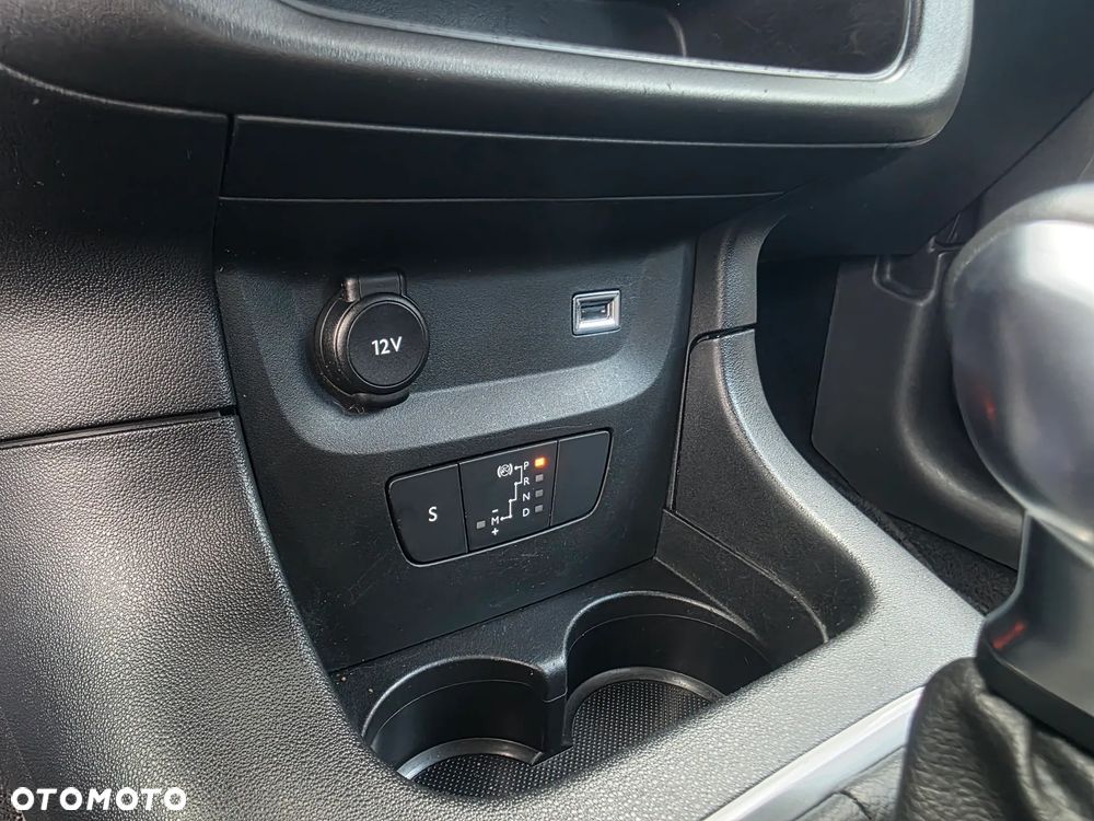 Citroën C3 1.2 PureTech Shine EAT6 - 26
