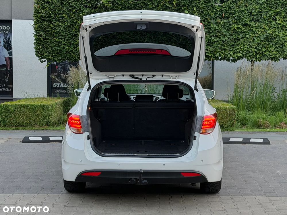 Hyundai i40 Kombi blue 1.7 CRDi Family - 25