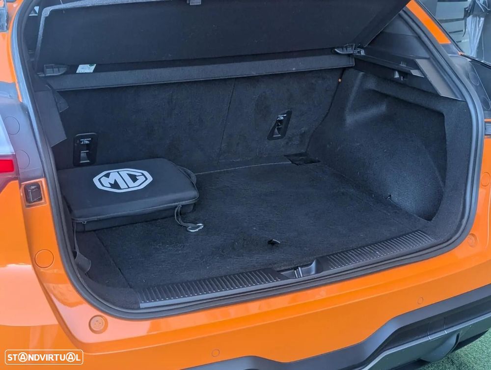 MG MG4 64 kWh Luxury - 9