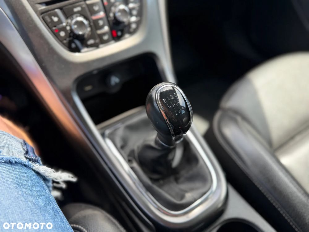 Opel Astra 2.0 CDTI DPF SportsTourer Exklusiv - 14