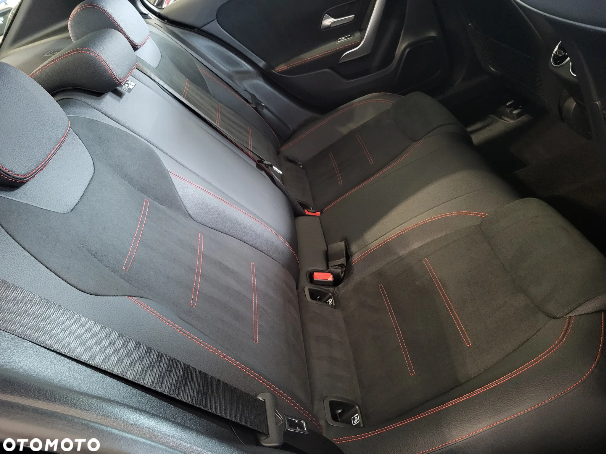 Mercedes-Benz Klasa A 180 d AMG Line 8G-DCT - 23