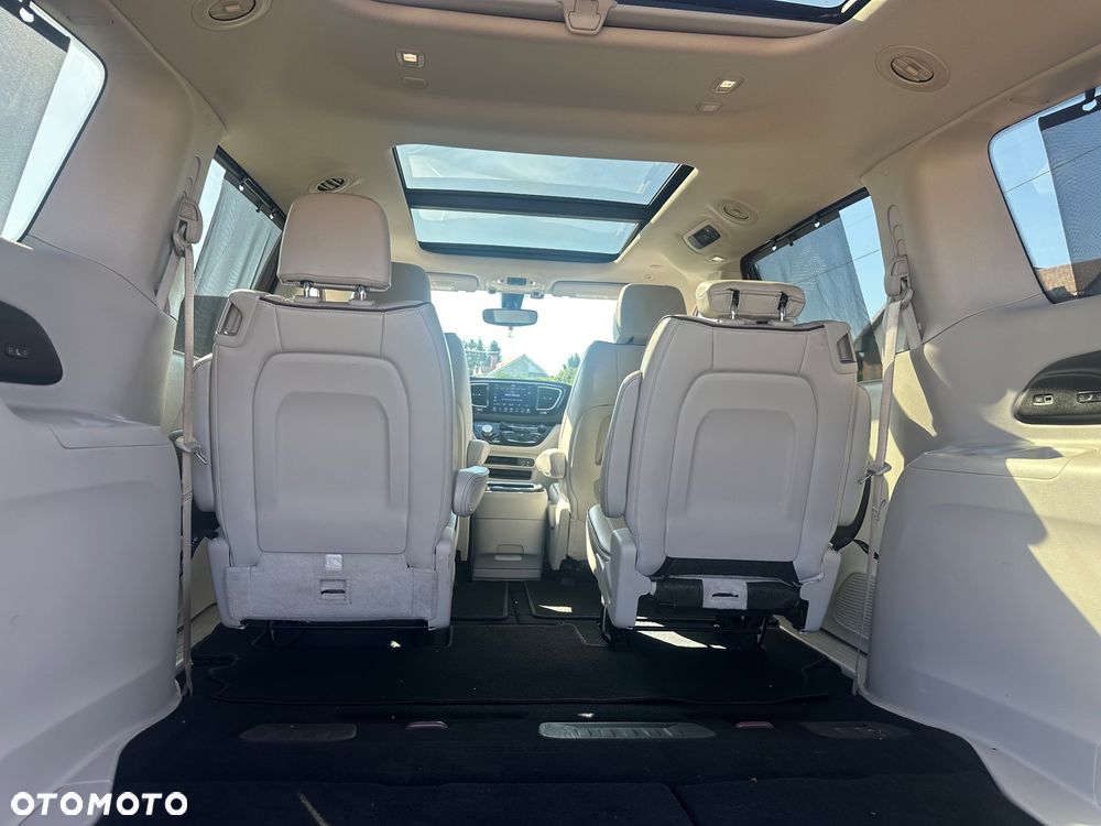 Chrysler Pacifica - 13