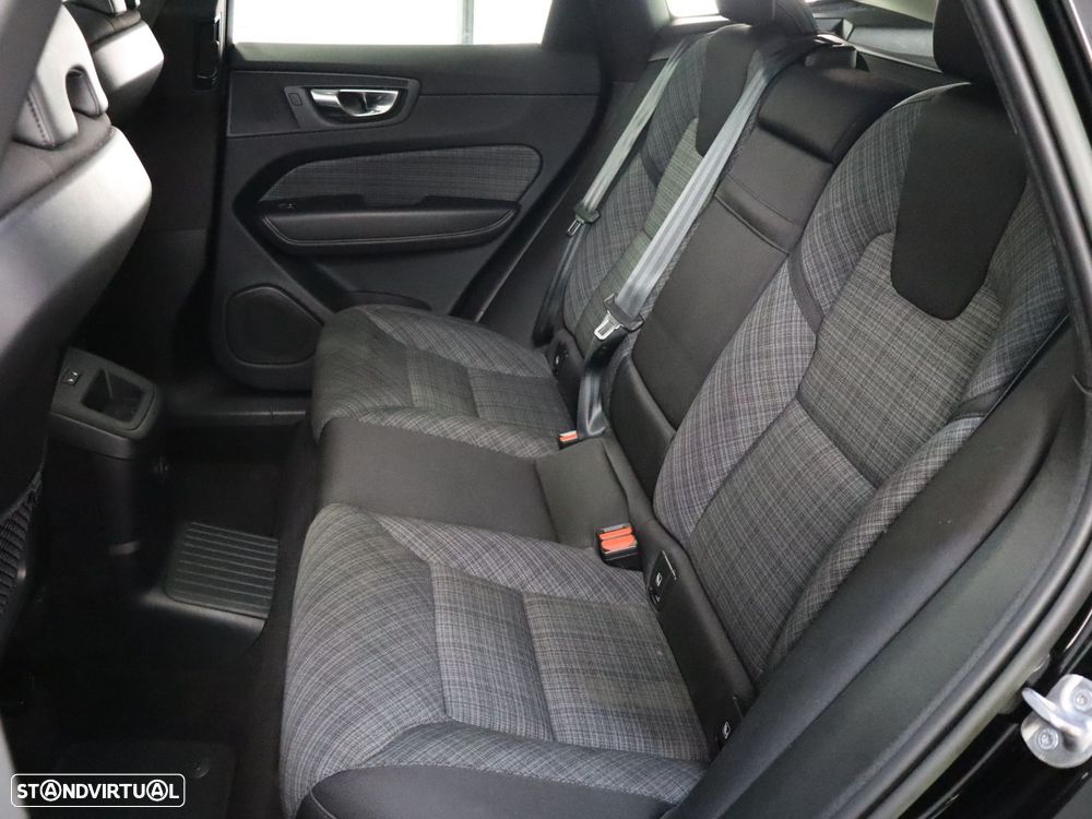 Volvo XC 60 2.0 T6 PHEV Core - 11
