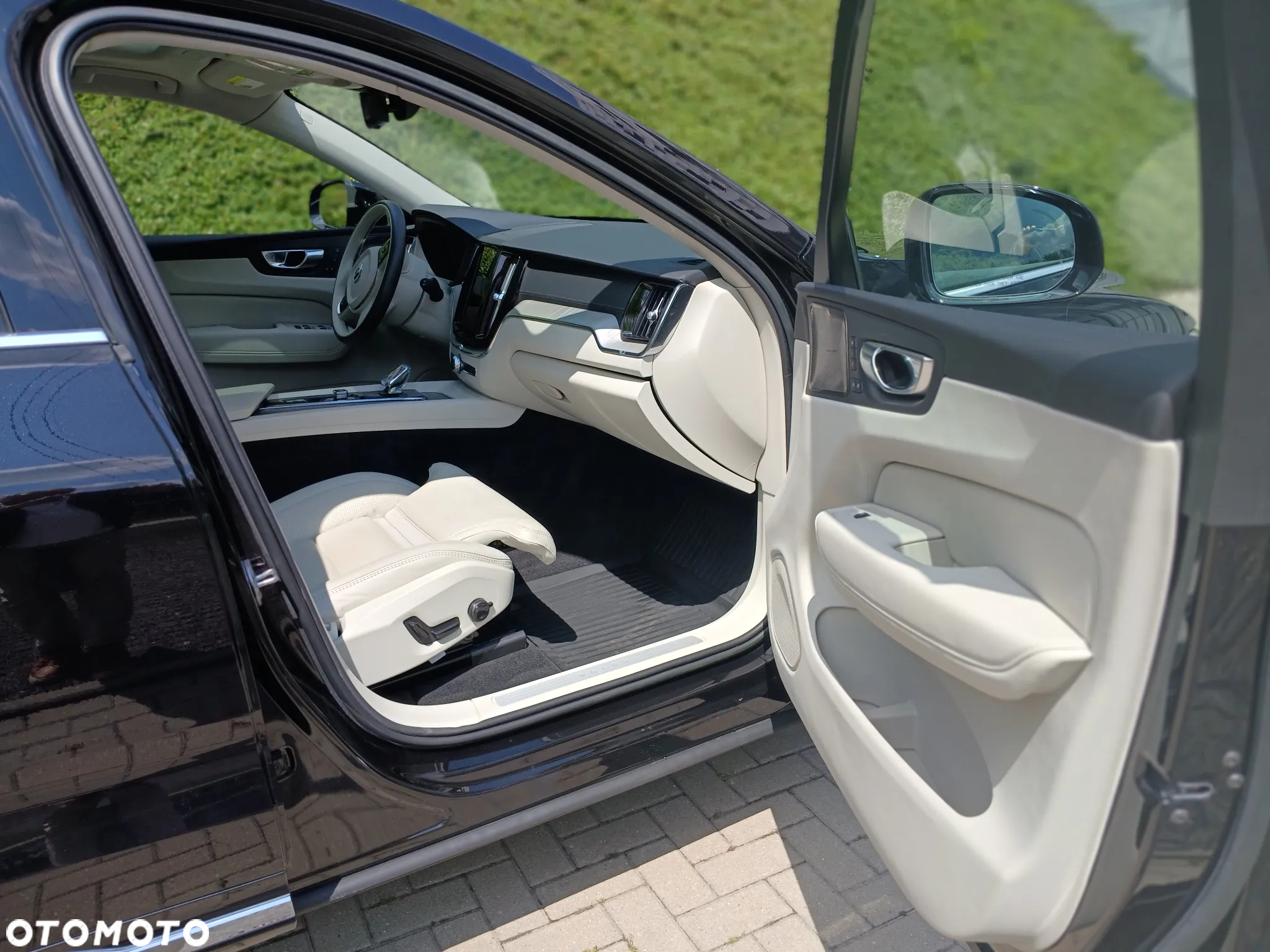 Volvo XC 60 B5 B AWD Ultimate Bright - 17