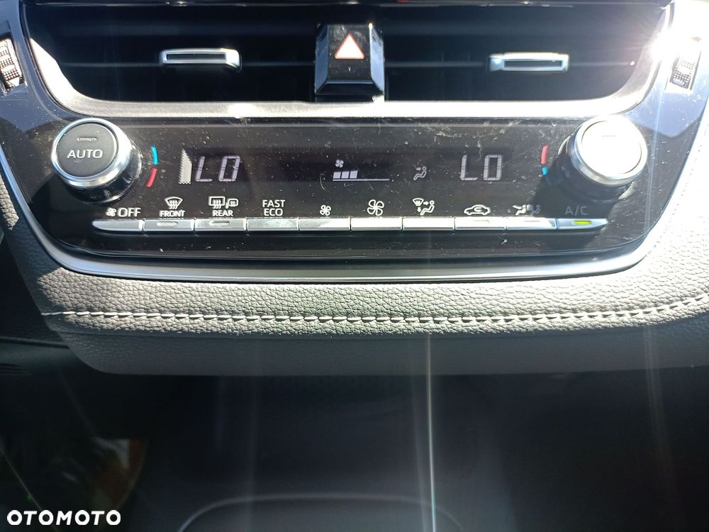 Toyota Corolla 1.8 Hybrid Comfort - 23