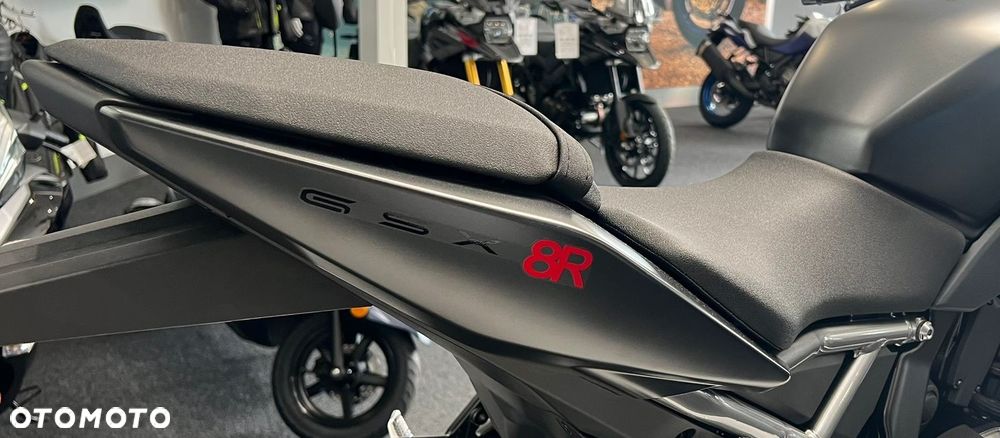 Suzuki GSX-R - 10