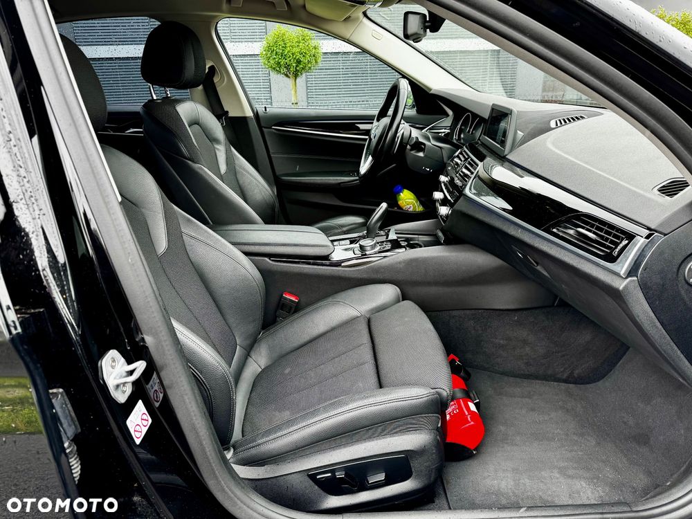 BMW Seria 5 518d Sport Line - 22