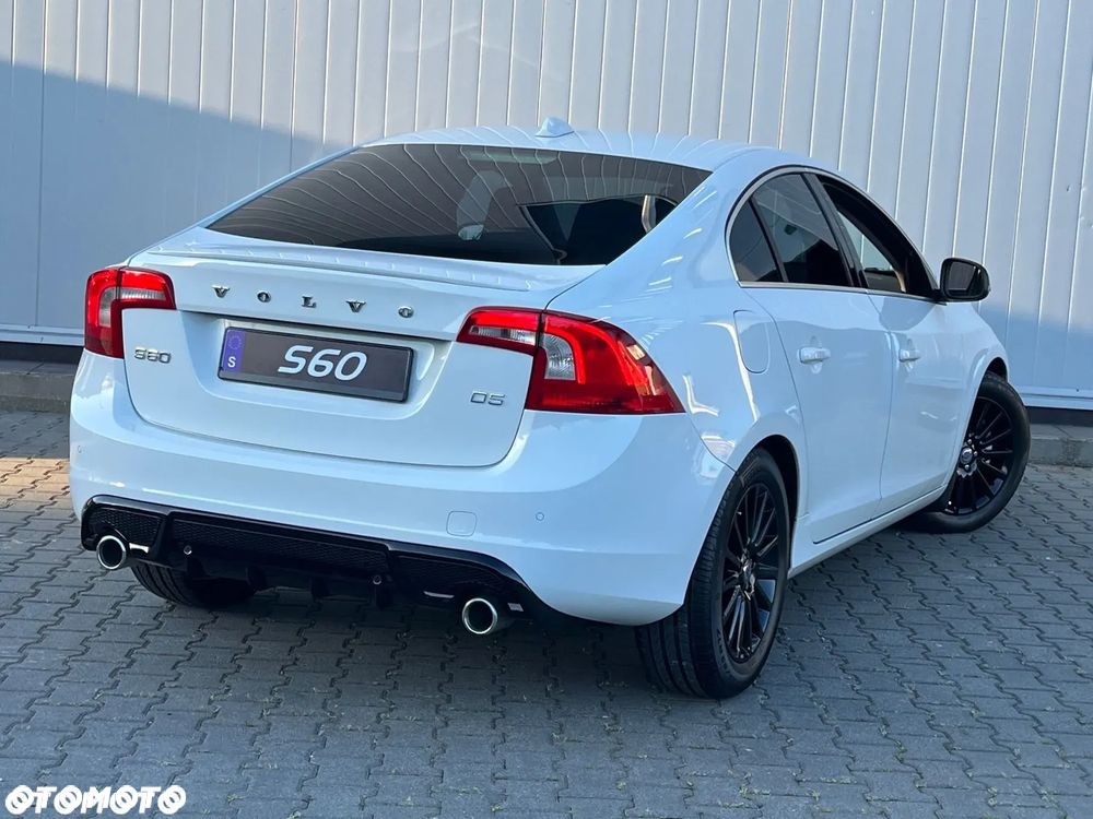 Volvo S60 D5 R-Design Summum - 1