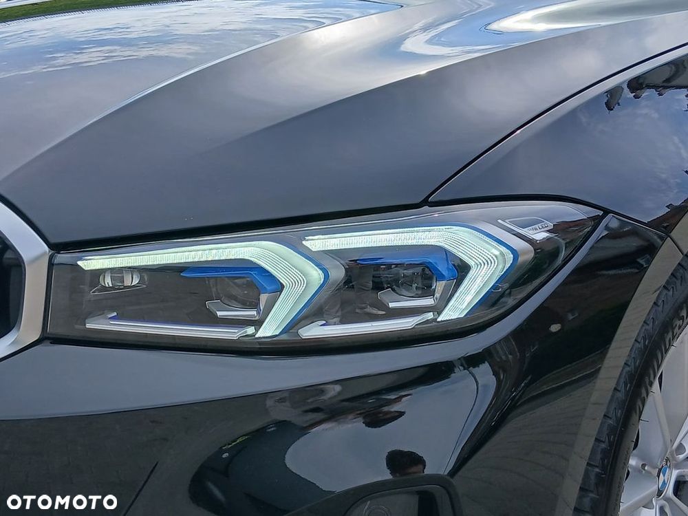 BMW Seria 3 318i - 11