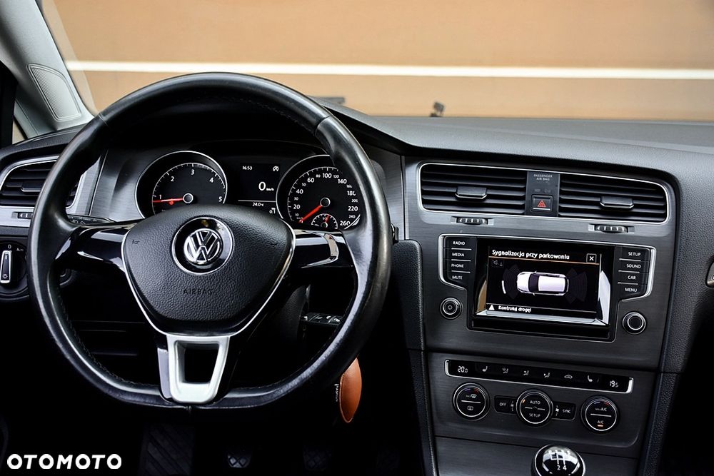 Volkswagen Golf 1.6 TDI DPF BlueMotion - 5