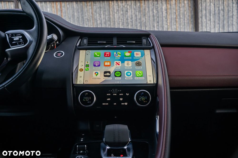 Jaguar E-Pace D200 AWD R-Dynamic SE - 25