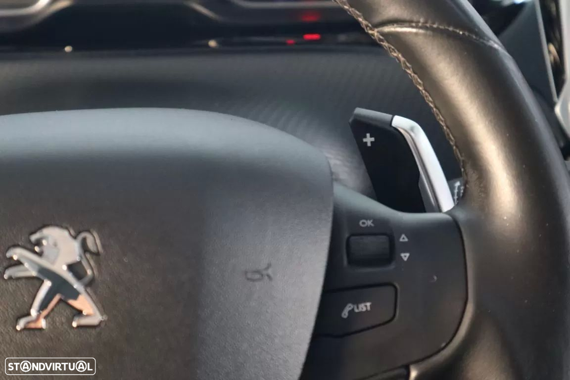 Peugeot 2008 1.6 e-HDi Allure 2-Tronic - 24