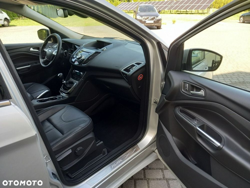 Ford Kuga 2.0 TDCi 2x4 Titanium - 19