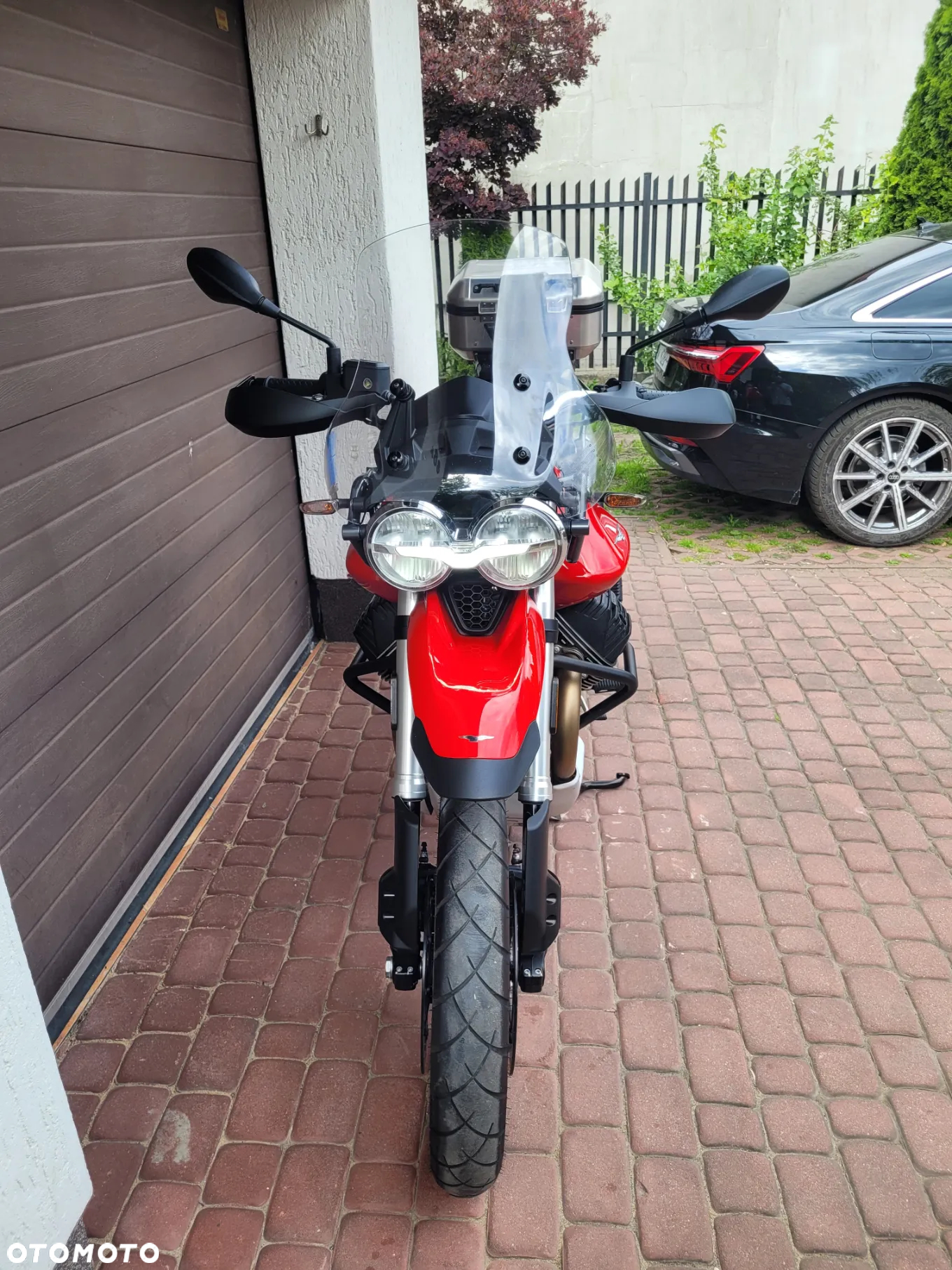 Moto Guzzi V85 - 8