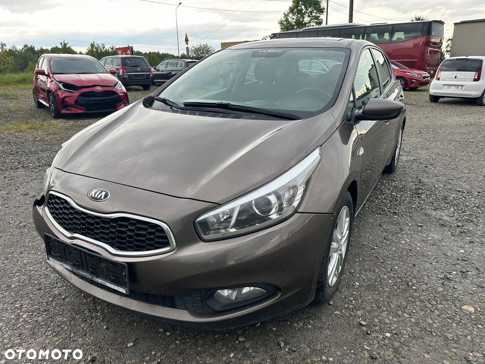 Kia Ceed 1.6 CRDi 128 ISG Vision - 2