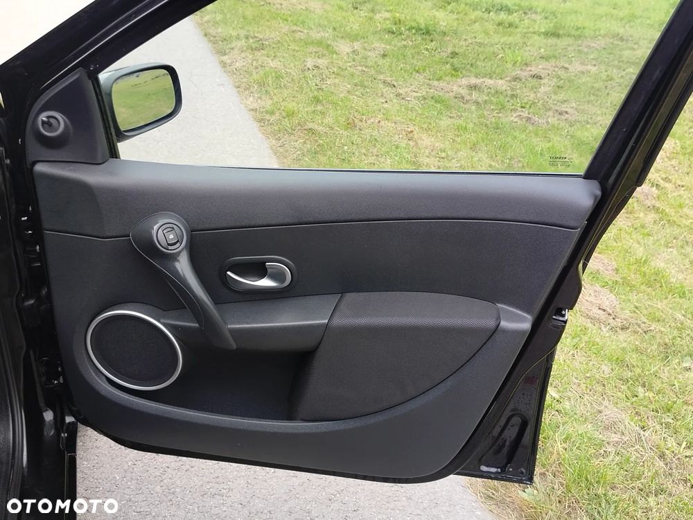 Renault Clio 1.2 16V Luxe Privilege - 19