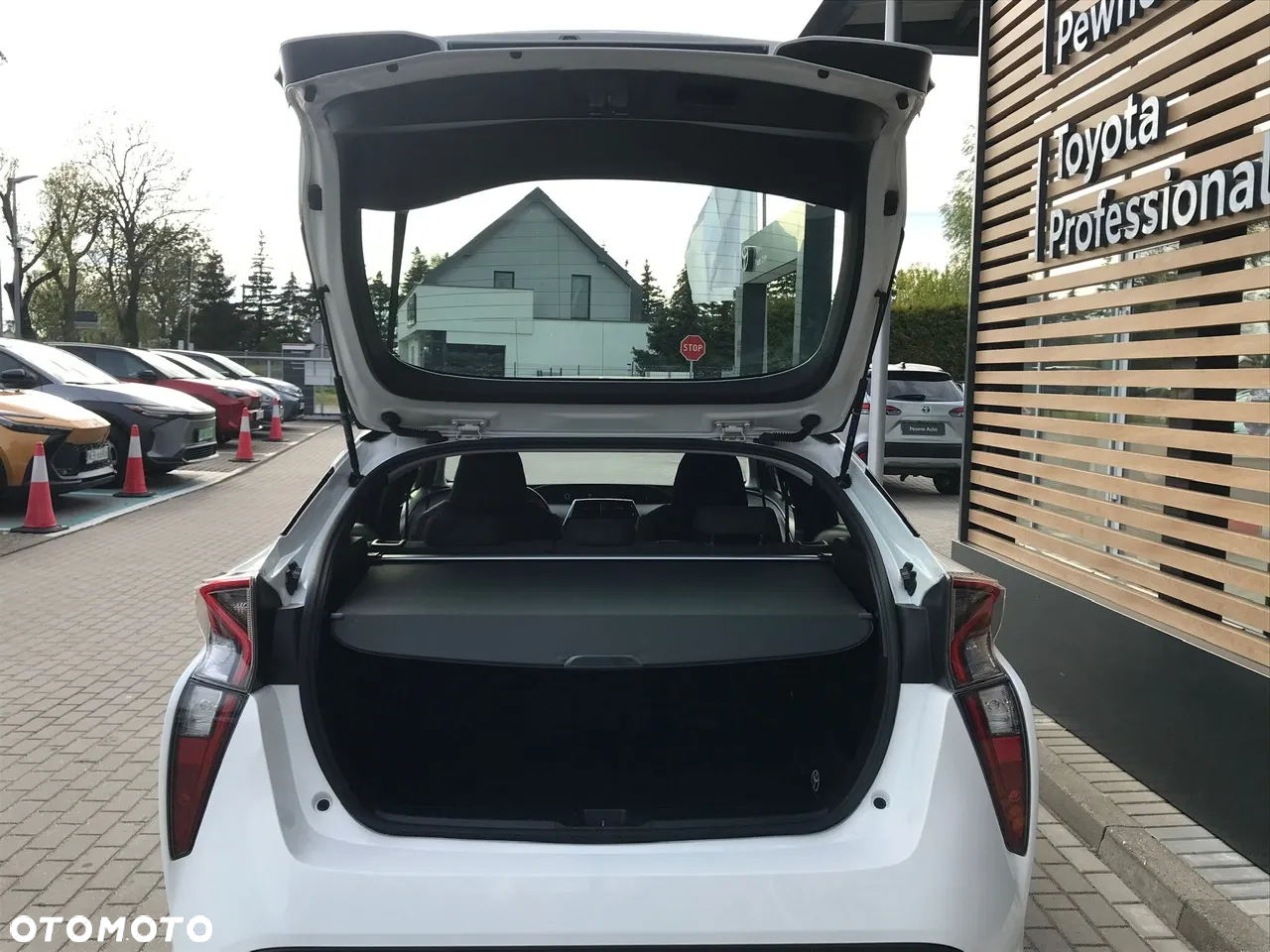 Toyota Prius 1.8 Hybrid Premium - 6