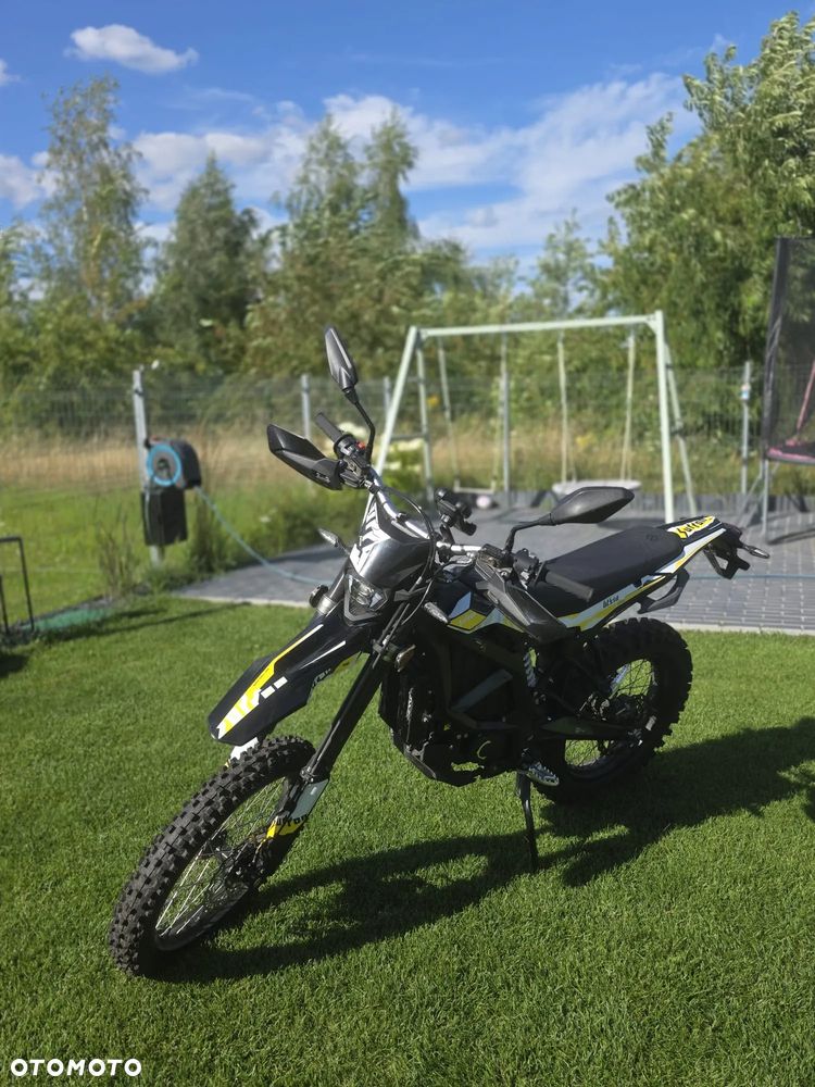 Surron Ultra-Bee - 2
